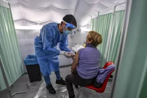 ΕΜΒΟΛΙΟ: Η Βρετανία δίνει άμεσα έγκριση στην Pfizer!