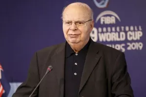 Βασιλακόπουλος προς FIBA: "Συγχαρητήρια για το μπάχαλο"
