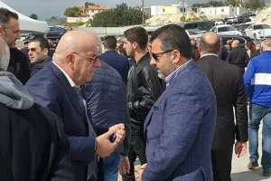Τα... άκουσε και ο Κούμας