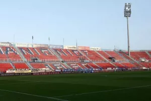 Εισβολή οπαδών στην προπόνηση