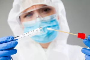 ΚΥΠΡΟΣ/Τρεις θάνατοι, 424 νέα περιστατικά (+213 από rapid)