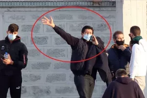 Ήταν απέναντι...