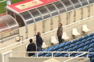 Περιμένουν οι διοικούντες του ΑΠΟΕΛ...