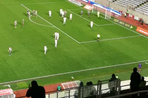 Φάση για πιθανό πέναλτι: Πήγε στο monitor ο Βασίλης και πήρε πίσω το φάουλ