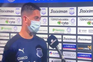 "Είμαι πάλι εδώ/ Θα δώσω τον καλύτερο μου εαυτό"