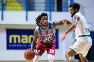 Πλήγμα με Demarkus Stuckey