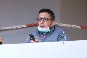 Κρίστοφερ/τηλέφωνο