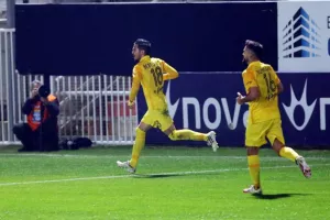 Τριάρα με οn fire Μπερτόλιο! 