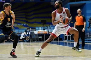 Ο Ολυμπιακός σουτάρει καλύτερα μακριά από το ΣΕΦ