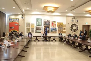 Σήμερα τα μέτρα για Χριστούγεννα / Μέχρι ποια ώρα θα κυκλοφορείς