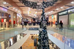 ΕΞΕΛΙΞΗ/Δεν ανοίγουν τα Μall και οι εκκλησίες