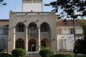 Συνάντηση στο Προεδρικό/Αποφασίζουν... για τα νέα μέτρα ενόψει Χριστουγέννων