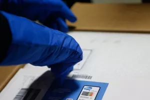 Φωτογραφίες από την παραλαβή των εμβολίων