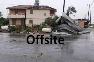 Η "Νεφέλη" ήρθε... στην Κύπρο/Έφυγαν στέγες και αποκόπηκαν δέντρα