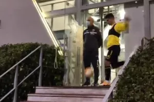 Ο Μάνταλος σκοράρει από τα… αποδυτήρια και κερδίζει iPhone!