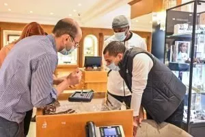 Απόλλων/Επίσκεψη στο Zacharias Watches & Jewellery (φώτος)