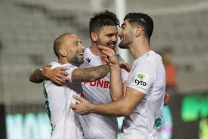 Η τριάρα… στον φακό 