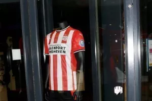 (ΦΩΤΟΣ) Η Ομόνοια στο Philips Stadium