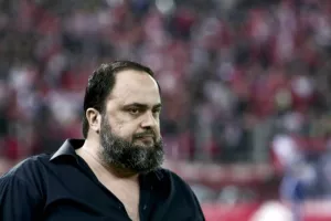 Βετεράνοι Ολυμπιακού: «Ηγέτη του θρύλου, Βαγγέλη Μαρινάκη σε ευχαριστούμε»