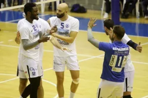 (Φώτος) ΔΙΠΛΟ στο "Λευκόθεο"/ Αποτελέσματα