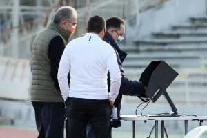 Τσέκαραν VAR!