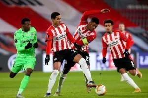 ΦΩΤΟΡΕΠΟΡΤΑΖ από το PSV Stadion