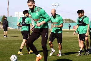 ΚΛΙΚΣ απ' το "Ηλίας Πούλλος"