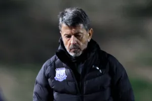 Κάτι θα άλλαζε;/Απόλλων