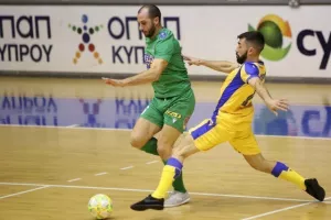 Φοβερό ντέρμπι, ΑΠΟΕΛ και Ομόνοια το "μοίρασαν" στην πρεμιέρα (φώτος)