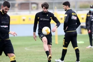 Επίσκεψη 30 οπαδών της ΑΕΚ στα Σπάτα