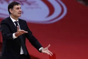 "Δική μου απόφαση να πάω με αυτούς τους παίκτες στην παράταση"