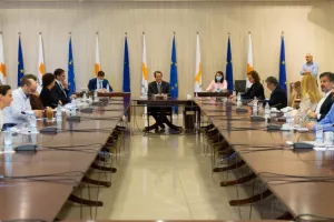 Εκτάκτως στο Προεδρικό σήμερα οι επιδημιολόγοι!