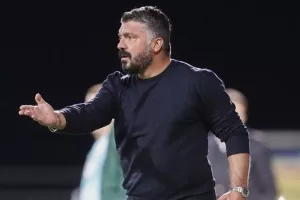 "Κόουτς μείνε δυνατός"