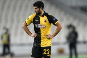 ΑΕΚ: Ο χαμηλός βαθμός των πλάγιων μπακ