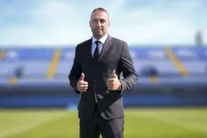 Υποψήφιος ο Πέτεφ