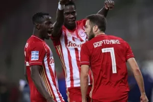Οι δοκιμές του Μαρτίνς στα χαφ ενόψει Πόρτο
