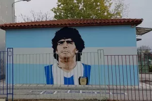 Πάει για σβήσιμο τελικά το γκράφιτι με τον Μαραντόνα