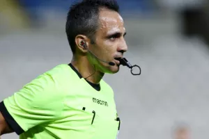 ΞΕΚΑΘΑΡΙΣΕ η φάση του 90΄Ομόνοια-Πάφος/ΡΕΦ (VAR) Μάριος Χριστοφόρου/"Είναι μέσα, δεν είναι πέναλτι"