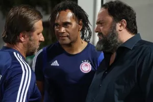 Ο Μαρτίνς αποφασίζει για μπακ και φορ