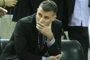 Ανακοίνωσε το τέλος της συνεργασίας με τον Κώστα Μέξα