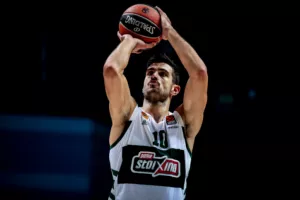 Παπαπέτρου: «Ελπίζω να μην παίξουμε πάλι διπλή παράταση με Άλμπα»