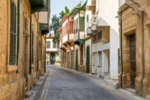 Αφιέρωμα ΠΑΟΚ/Η τελευταία διχοτομημένη πρωτεύουσα του κόσμου