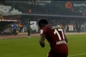 Το "κόλλησε" ο Ακιντόλα! (βίντεο)
