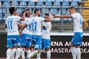 Ψηλά στη κορυφή!!!! 💙