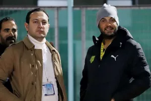 "Δεν θα επιτρέψουμε τις αρνητικές σκέψεις/Πάντα βαριόμουνα τους κλαμένους, έχουμε μέταλλο"