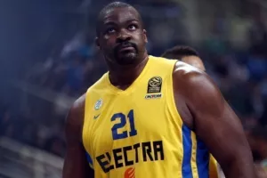 Σχορτσανίτης: «Σταματάω το μπάσκετ» (βίντεο)