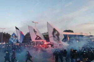Η Ρώμη στις φλόγες για το ντέρμπι της πόλης (βίντεο/φώτος)