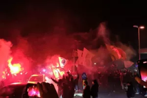Η Ρώμη στις φλόγες για το ντέρμπι της πόλης (βίντεο/φώτος)