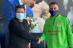 Εδωσε τα χέρια... με Σιαπάνη