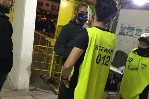 Στο γήπεδο οι δύο ομάδες/ΦΩΤΟΣ 